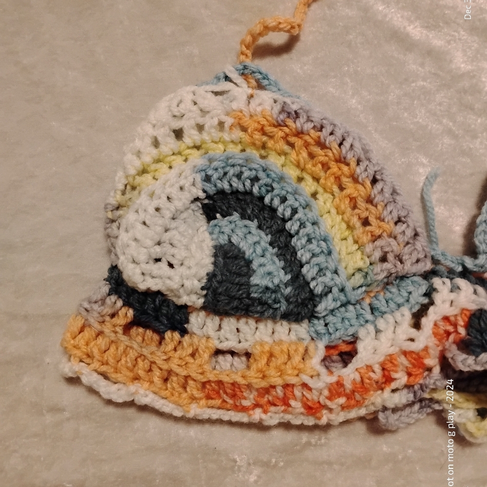 Handmade crochet festival top - Picture 2 of 9